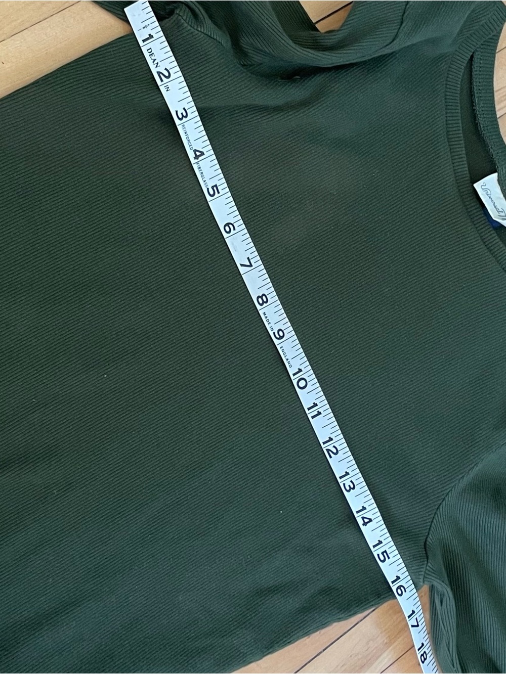 NEW! Universal Thread olive green long ribbed sleeve top in size - Picture 7 of 8